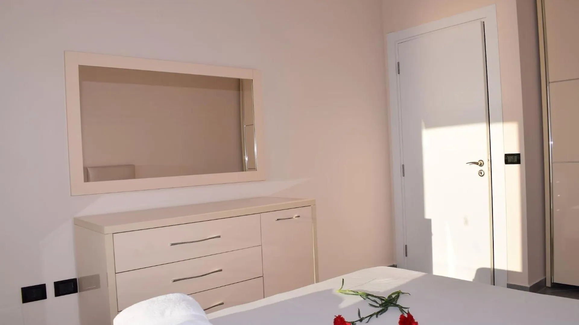 דורס Brisa Del Mar Beachfront Apartments