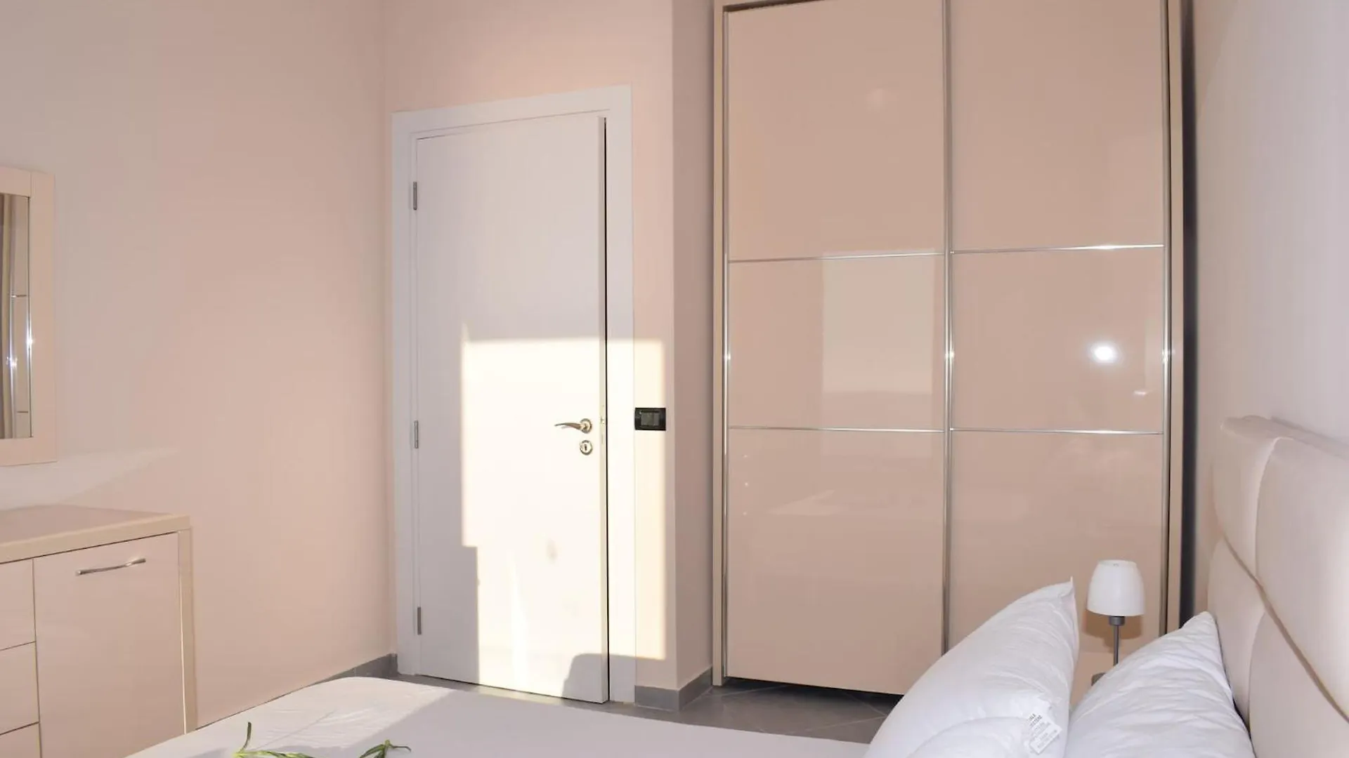 דורס Brisa Del Mar Beachfront Apartments