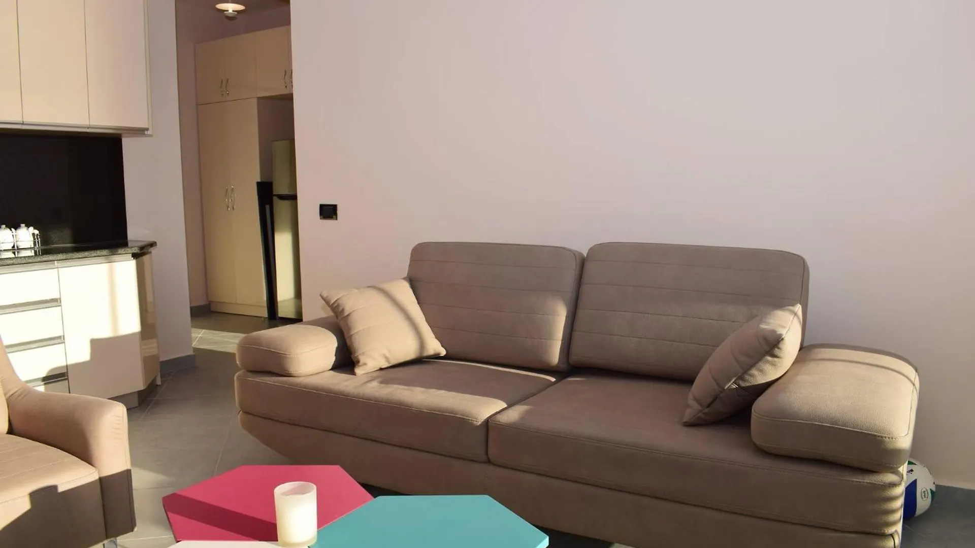 Brisa Del Mar Beachfront Apartments دراس