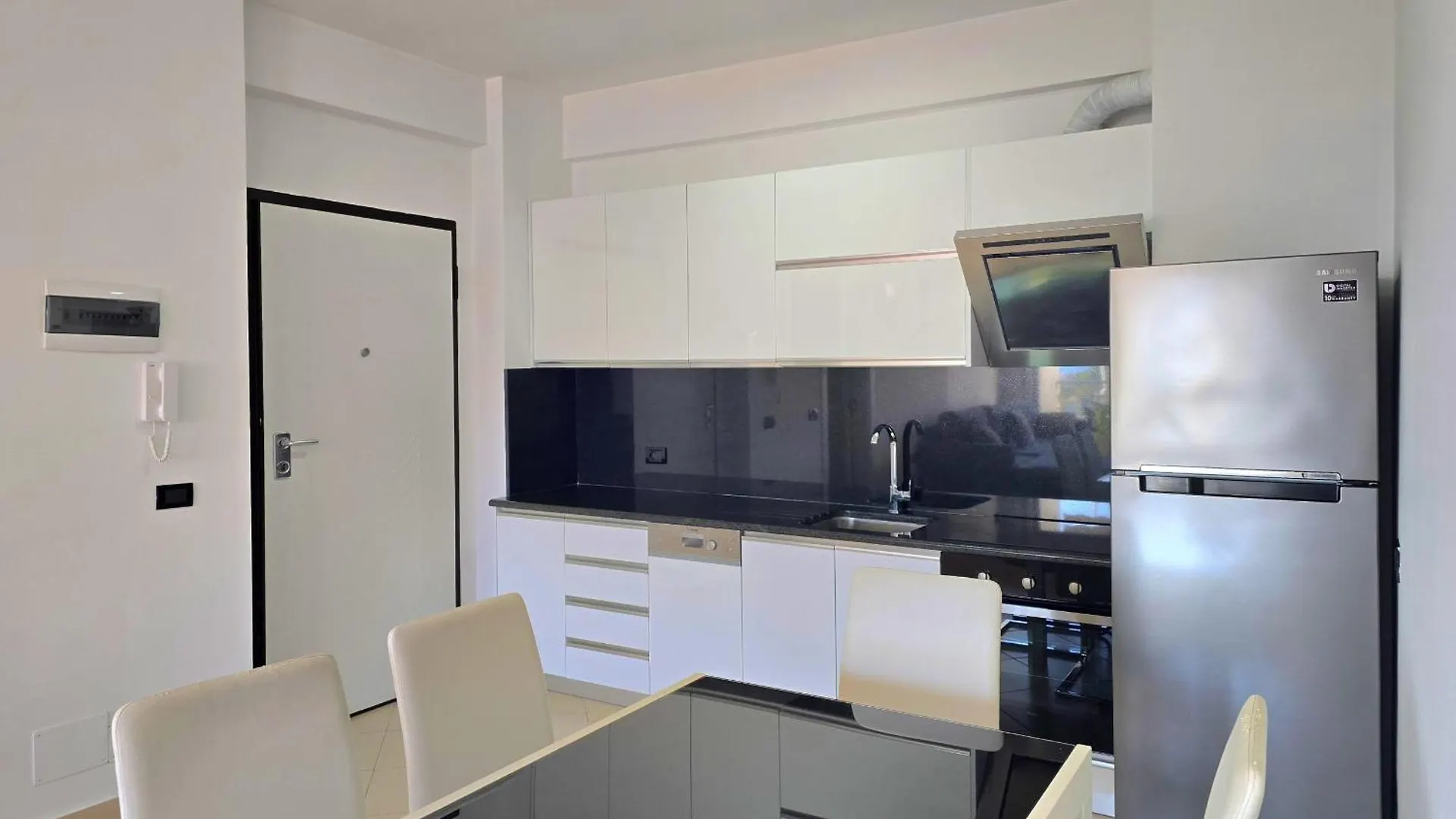דורס Brisa Del Mar Beachfront Apartments