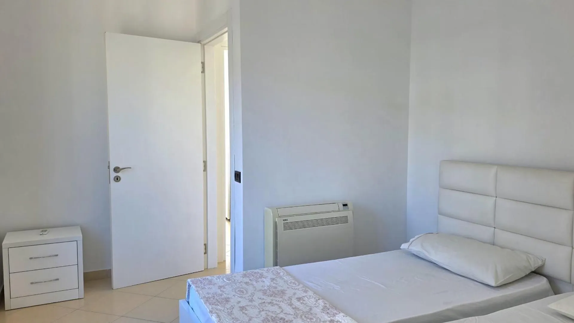 דורס Brisa Del Mar Beachfront Apartments